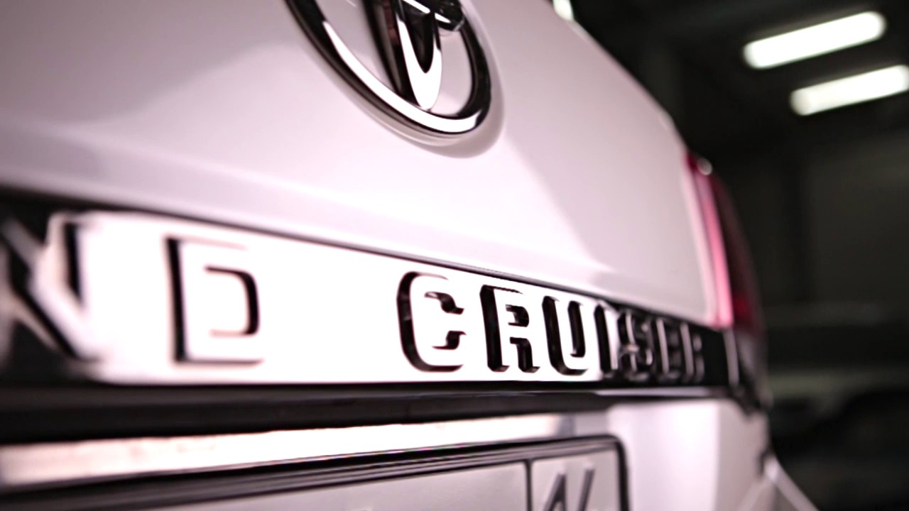 Toyota Land Cruise 200 Executive White