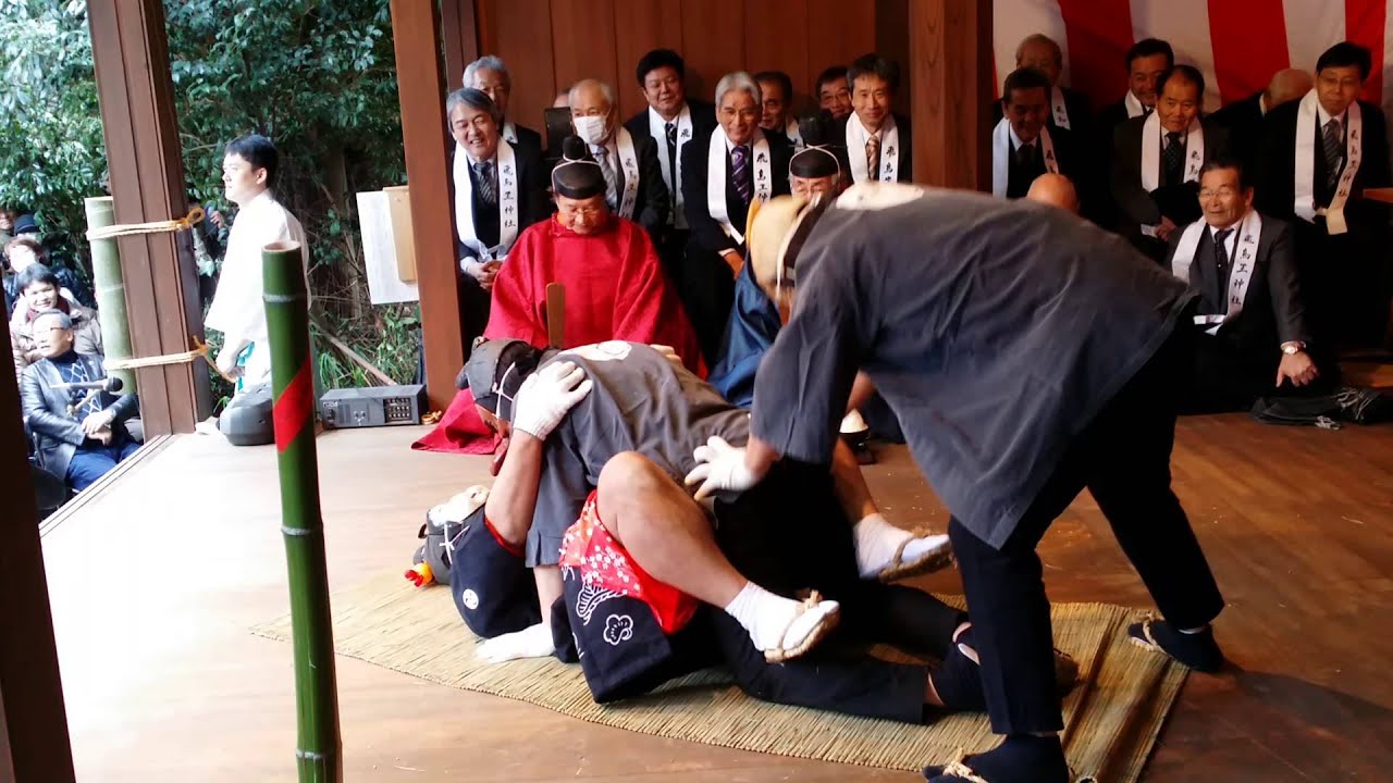 飛鳥 坐 神社 おん だ 祭