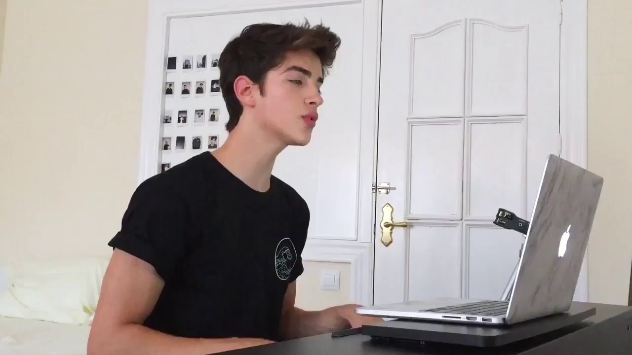 Manu Ríos - Perfect Places (Lorde Cover)