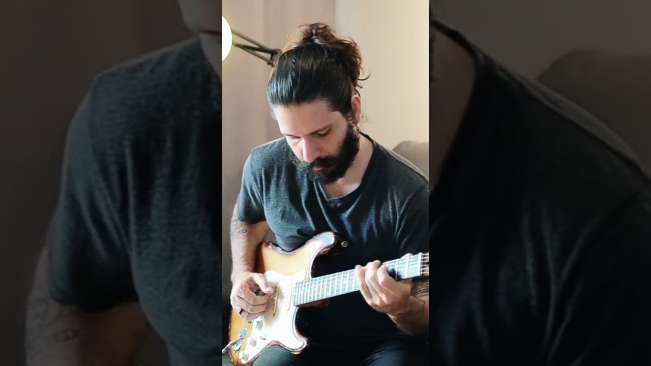 Um Fender e um Meteoro lado a lado 