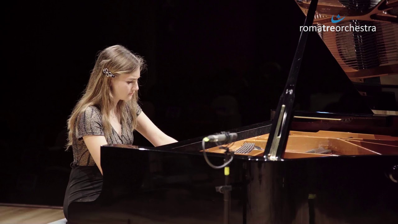 J. S. Bach: Prelude and Fugue no. 13 in F-sharp major, BWV 858