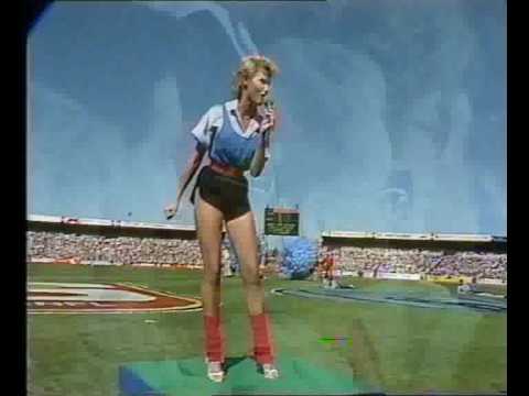 Jackie Love sings Up There Cazaly at 1983 SANFL GF - YouTube