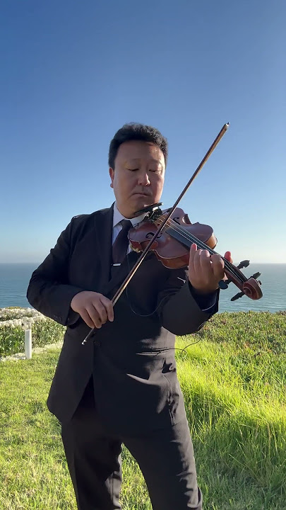 Mozart Symphony No. 40 by the beach… #violinist #violin #mozart #violinmusic #classical #music