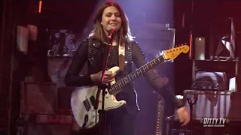 Larkin Poe performs "Black Betty" on DittyTV