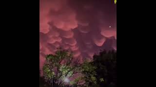 По соцсетям расходится видео необычных облаков из Аргентины, снятое 15 февраля