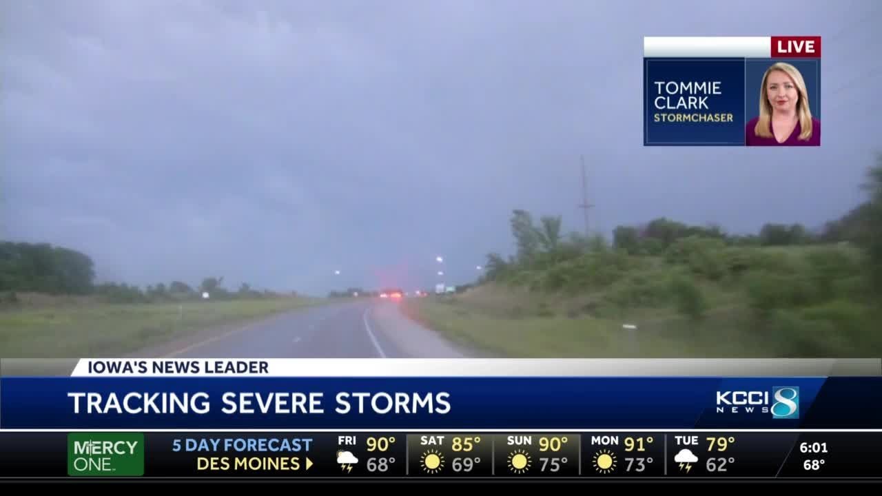 Thousands without power as storms move through the metro - YouTube