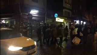 Kadıköyde Sokağa Çıkan Insanlar Döviz Kurları Ve Zamları Tencere Tava Çalarak Protesto Ediyor