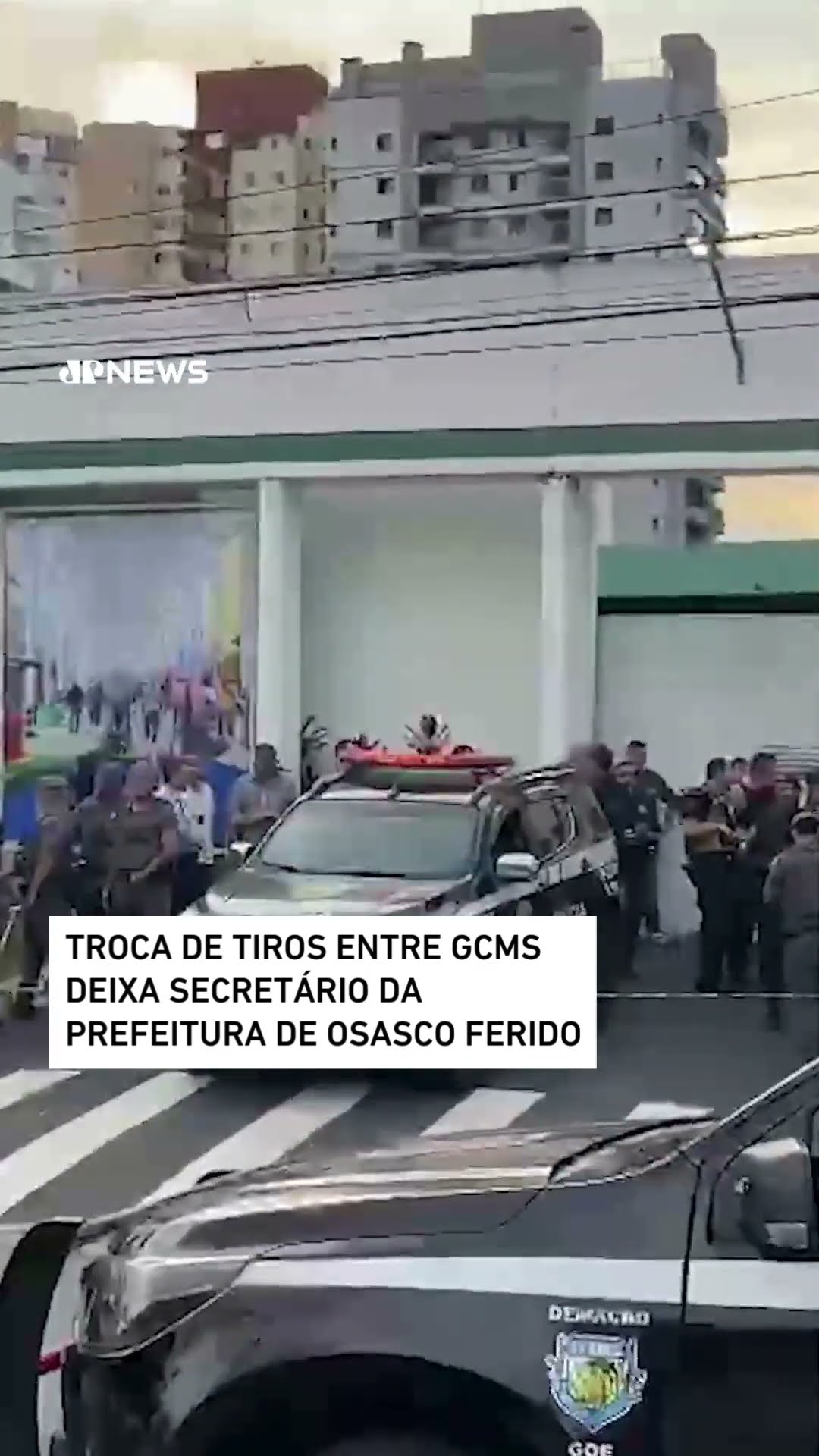 Troca de tiros entre GCMs deixa secretário da Prefeitura de Osasco ferido #shorts