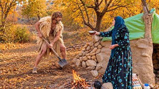 Rebuilding a strange cabin for survival: a runaway girl and a mysterious young man.