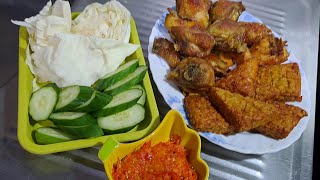 Resep ayam goreng bumbu kuning gurih dan empuk. 