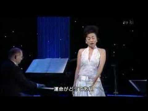 Akiko Nakajima sings "Einer wird kommen (F. Lehar)