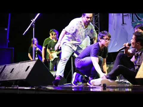 มันคงเป็นความรัก-สปิริตพี่แสตมป์ ล้มกลางเวทียังลุกมาร้องเพลงต่อ