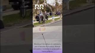 Mendoza: Circulaban en camioneta por el interior de la plaza, fueron detenidos y golpearon policia Mendoza: Circulaban en camioneta por el interior de la plaza, fueron detenidos y golpearon policia