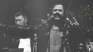Miniatura de vídeo de "LET 3 feat. El Combo - Tišu | Official Video"