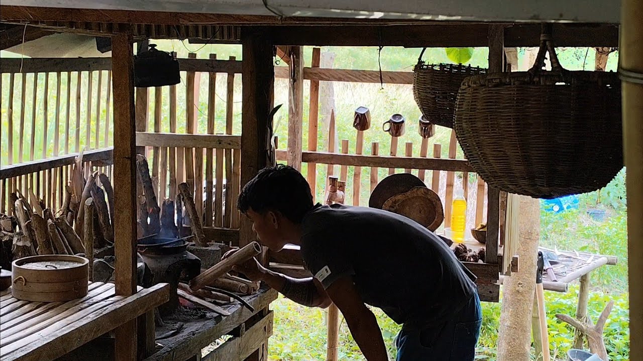 Alone in nature digging taro and cooking delicious soup | simple life 🌳