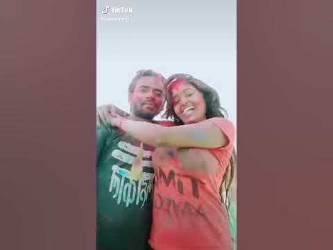 boob press on holi video