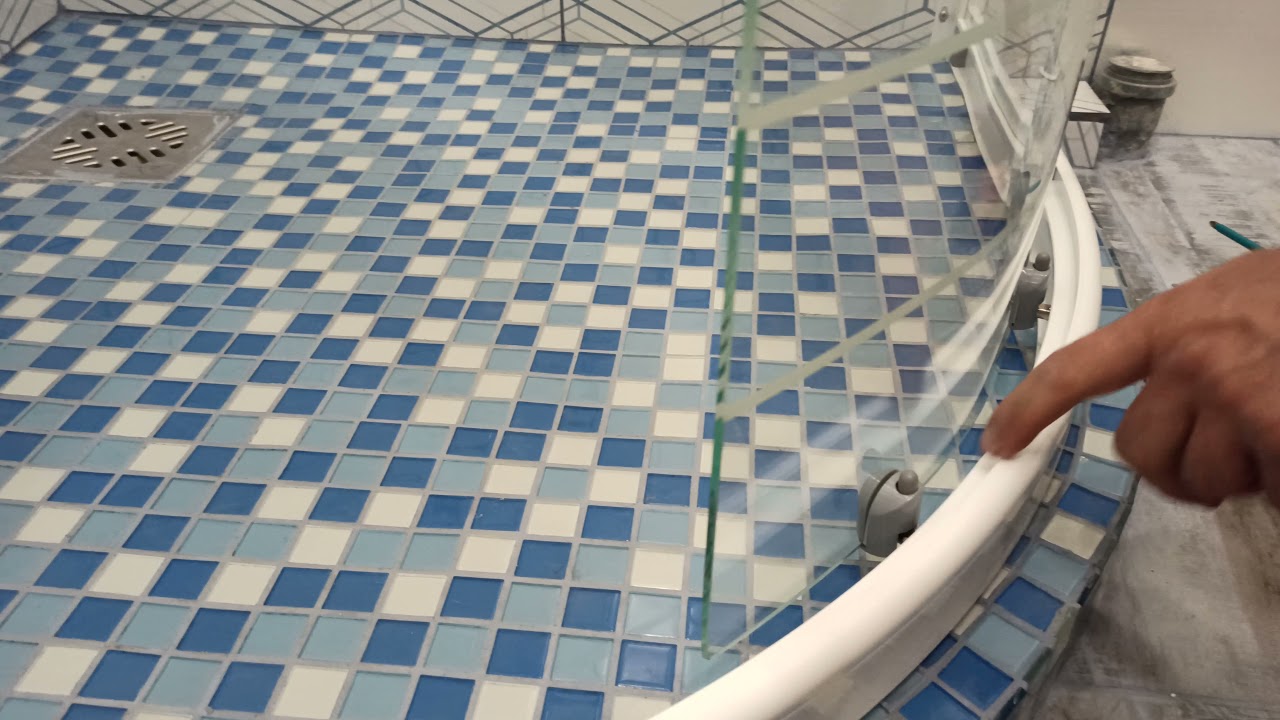 Как отрегулировать двери в душевом ограждении #денремстрой - YouTube