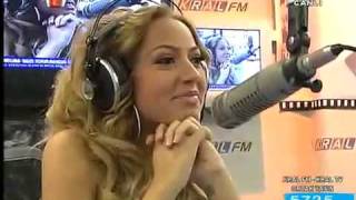 Hadise & Mehmet - Kralfm Mehmetin Gezegeni 11 08 2009 Part 28