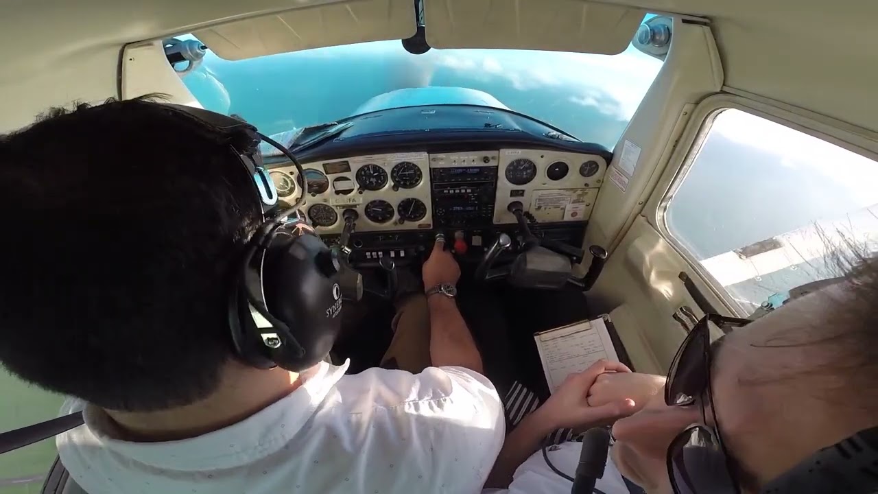 Fairoaks to Shoreham, UK (Cessna 152) - Inbound call and Overhead Join