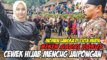 Mantul !! Gadis Cantik Hijab Pintar ngibing mencug Buah Kawung | Cuta Muda Cikoneng 2