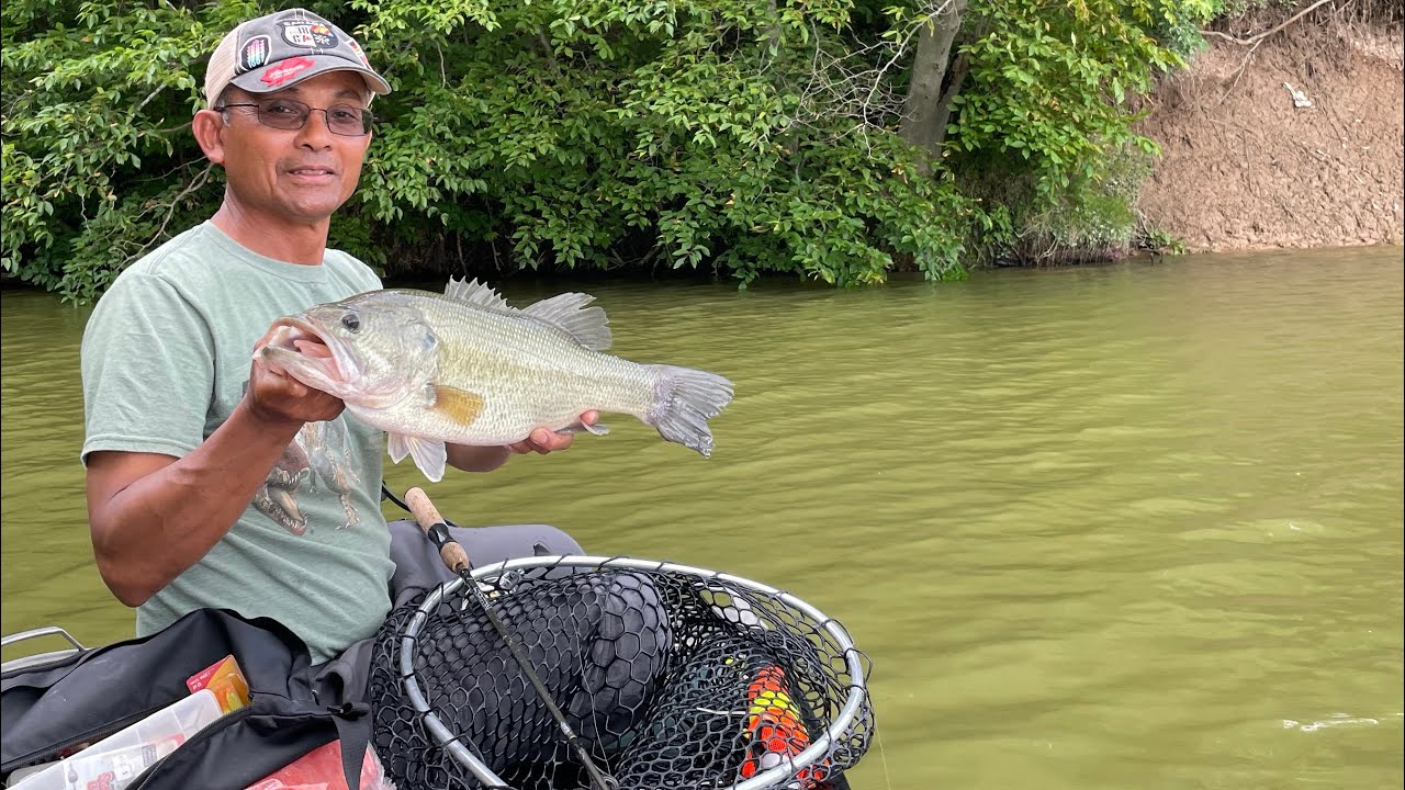 Bass fishing so beautiful day , big mouth bass fishing