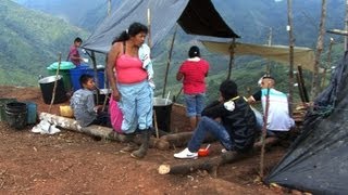 Colombian villagers force soldiers out of base
