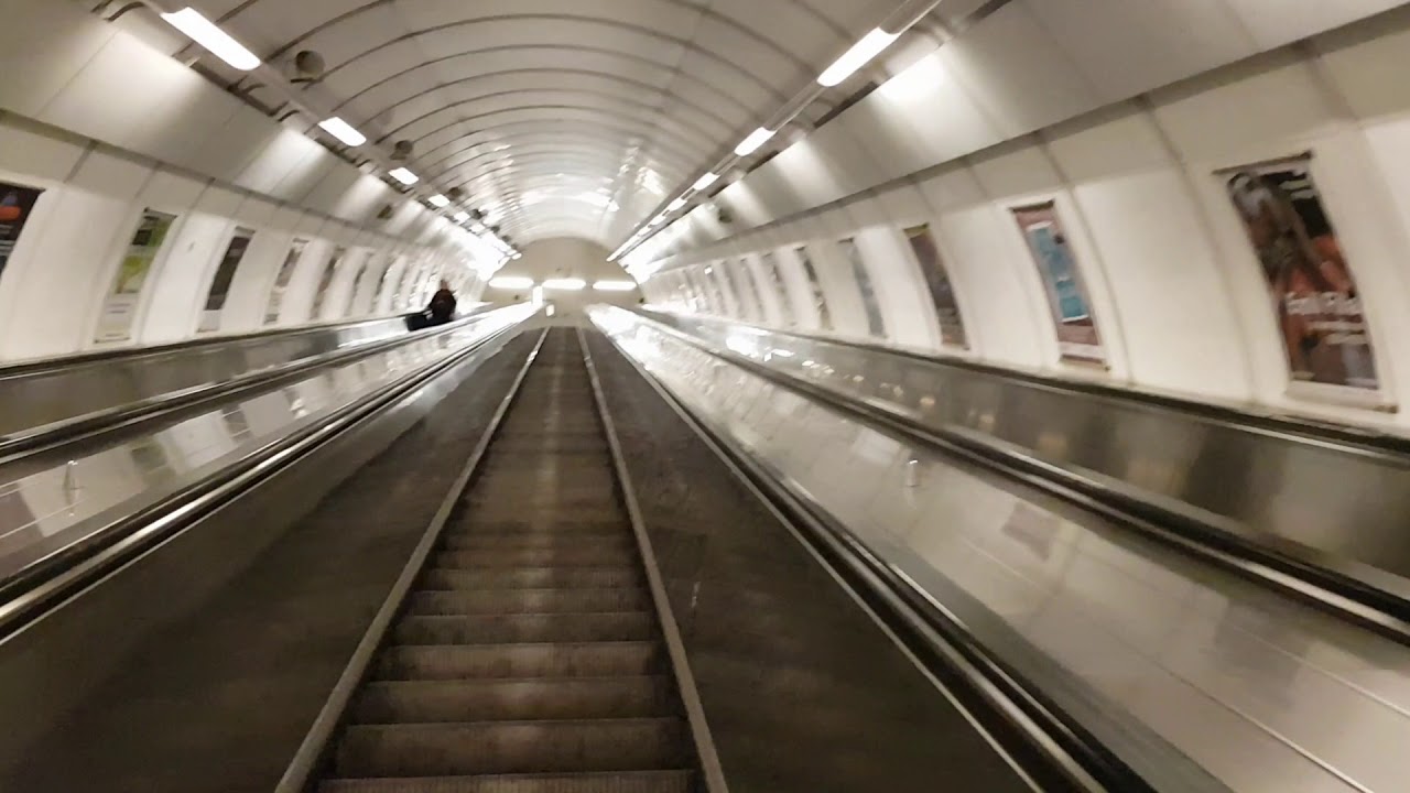 Metro Namesti Miru