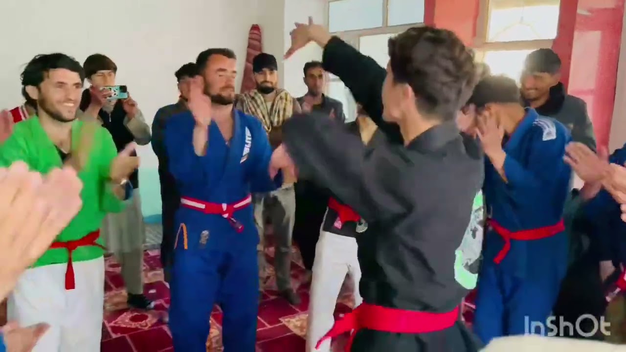 رقص زیبای پهلوانان شغنان بدخشان | рақс зибой палауанон шоғнан #youtube #pamir #sports #dance #music 