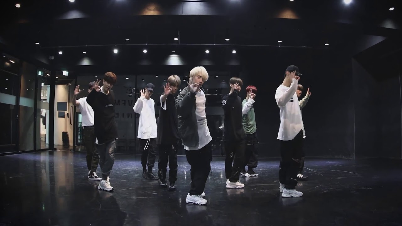 Stray Kids Dance Practice. Mirror Stray Kids клип. Stray Kids Dance практика. [Stray Kids - all in] Dance Practice Mirrored. Песню miroh stray kids