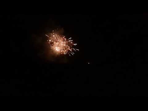 ფეიერვერკი ნელი კადრით,  2018 წელი. fireworks slow motion night.  happy new year 2018