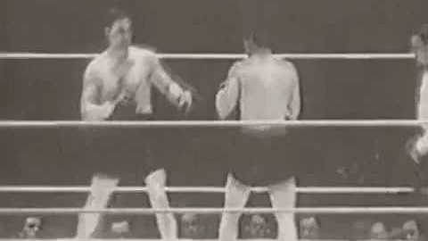 Tommy Loughran vs Mickey Walker