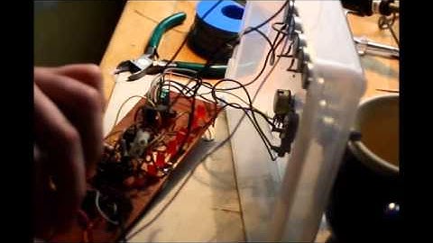 Simple 8 Step Sequencer LED Demo - CD4040BE Frequency Divider + DC4051 8 Channel Multiplexer