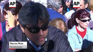Miles de argentinos protestan contra pedir ayuda al FMI