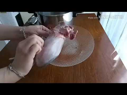 Vidéo: Comment Nettoyer Une Langue De Porc