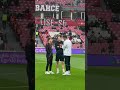 👀 Logi Tomasson ve Carlo Holse, zeminde yardımcı antrenörden direktifleri alıyor… #shorts