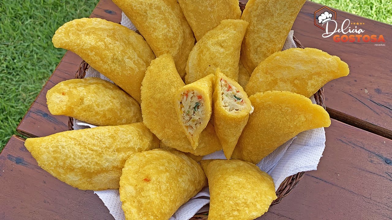 PASTEL de FARINHA de MILHO Recheado com BACALHAU!!!