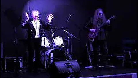 Carol Prior singing at Beatles Day 2022 at the Whi...
