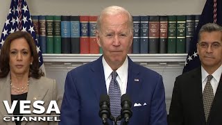 President Biden reads out loud what appeares to be stage directions from teleprompter