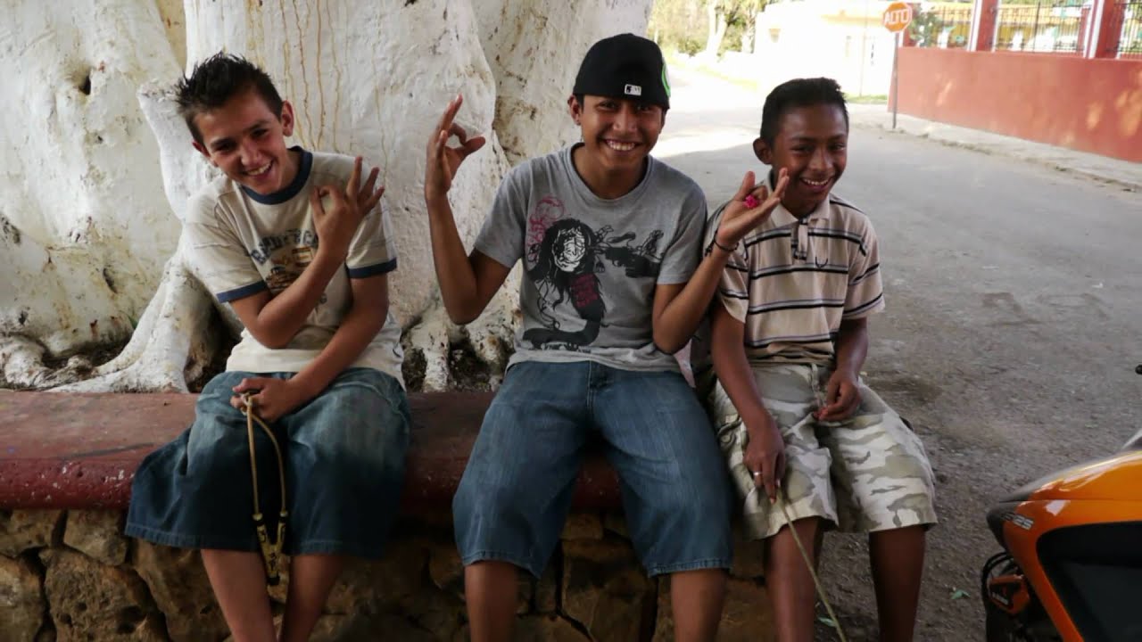 V městečku Yotholin (Yucatan-Mexico) - YouTube