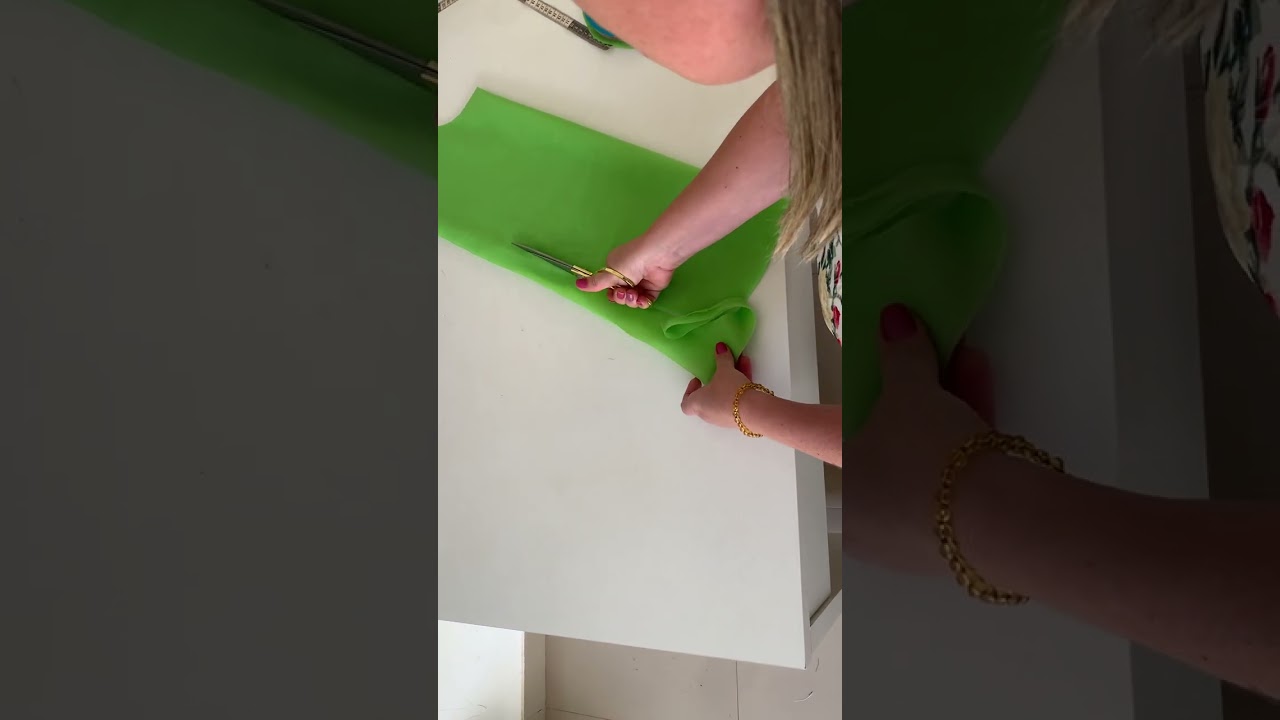 Avental de TNT infantil sem costura