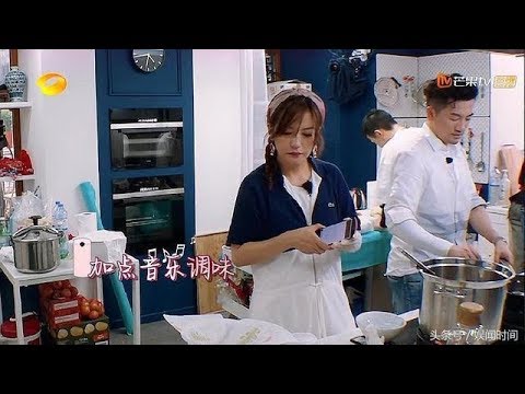 《中餐厅2》赵薇、苏有朋餐厅内上演“尬舞”，电动“小马臀”啊