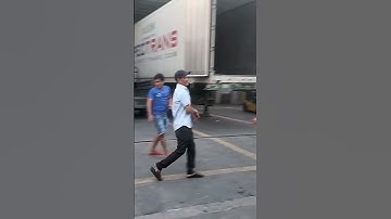 công việc buổi chiều của anh em đội Hoài bốc xếp nhé mọi người