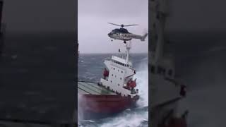Video thumbnail of "Barco Luchando Contra Tormenta en Islandia #barcosgrandesentormentas #barcosluchandocontraelmar"