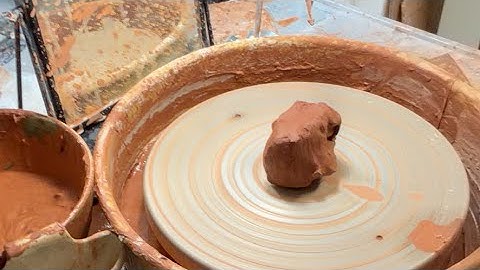 Satisfying making pottery on the wheel - livestream