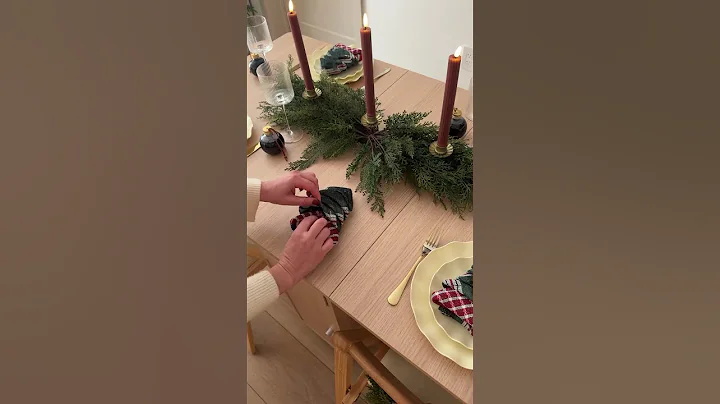 A classic, cozy touch for your holiday tablescape 🎄 #holidayparty #christmasdecor #tablescape