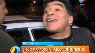 El polémico estado de Diego Maradona a la salida de un restó junto a Verónica Ojeda