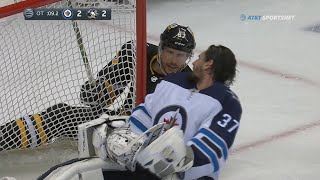 Sidney Crosby Shows Immediate Concern For Connor Hellebuyck After Making Contact