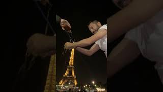 Azad Yılmaz Parisi Karıştırdı !!! (Eyfel'de Viskiyle Elini Yıkadı) Resimi