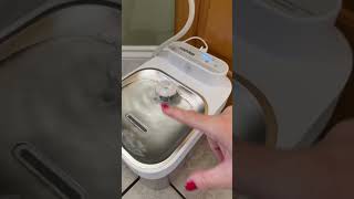 Pet water fountain for cats and dogs