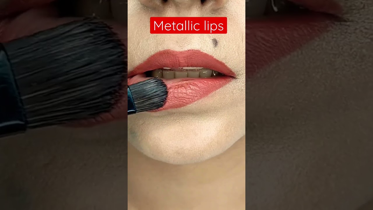 How to wear metallic lips💄 